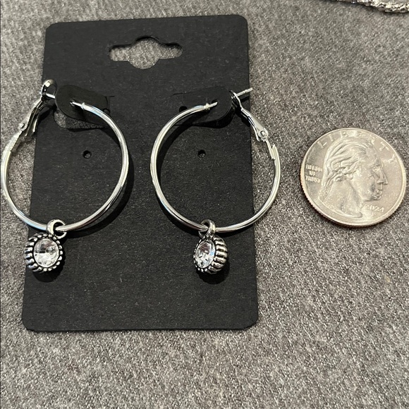 🌻3/$15 Silvertone Tree of Like Necklace with Hoop Earrings - Picture 6 of 6